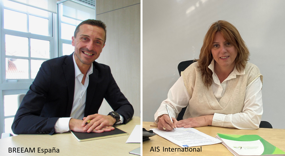 Javier Tórrala, director de BREEAM España, y Esther Bienes Pinedo, Presidenta de Fundación ARS y AIS, durante la firma del convenio